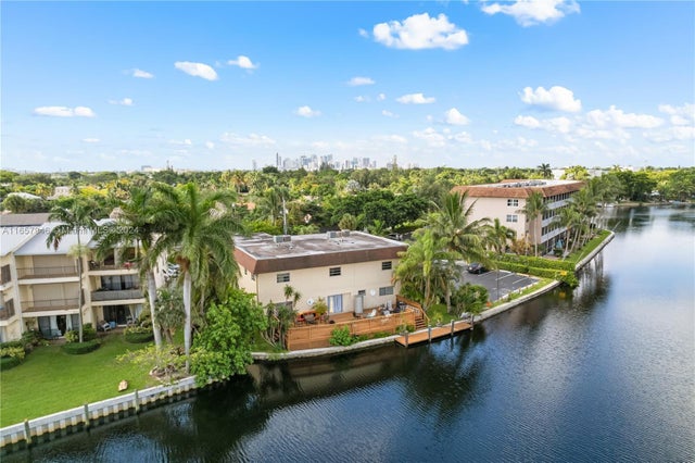 1 of 2 - 821 Ne 18th Ct 1-5, Fort Lauderdale, FL