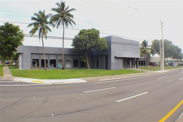 1 of 22 - 5401 N Federal Hwy, Fort Lauderdale, FL