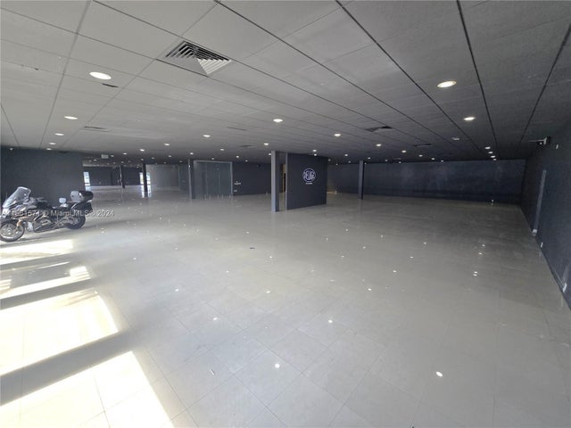 4 of 22 - 5401 N Federal Hwy, Fort Lauderdale, FL