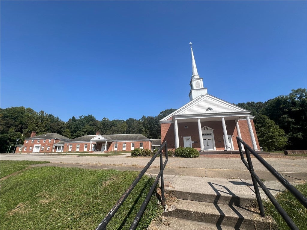 1 Lucymont, New Castle