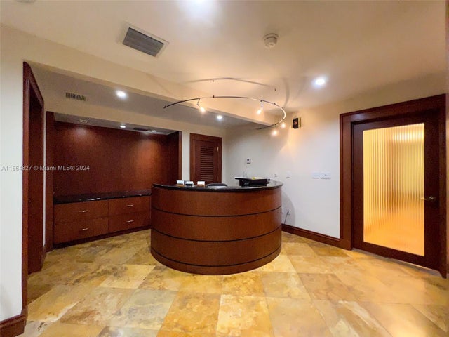 1 of 8 - 4551 Ponce De Leon Blvd, Coral Gables, FL