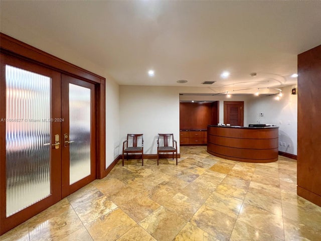 2 of 8 - 4551 Ponce De Leon Blvd, Coral Gables, FL