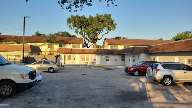 3 of 19 - 720 Harris Terrace #1-8, Fort Lauderdale, FL