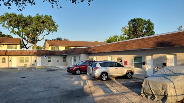 4 of 19 - 720 Harris Terrace #1-8, Fort Lauderdale, FL