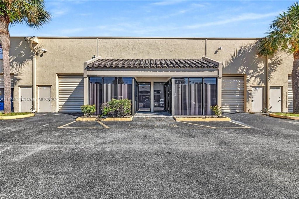 6187 Nw 167th St H33, Hialeah