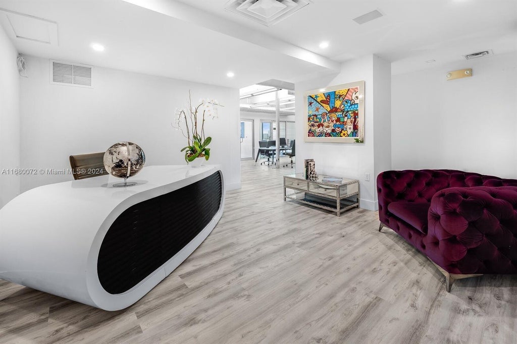 1680 Michigan Ave Ph5, Miami Beach