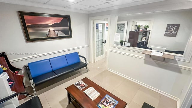 4 of 28 - 7800 W Oakland Park Blvd D-304, Sunrise, FL
