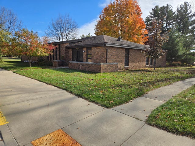 502 Division St E, Eagle River