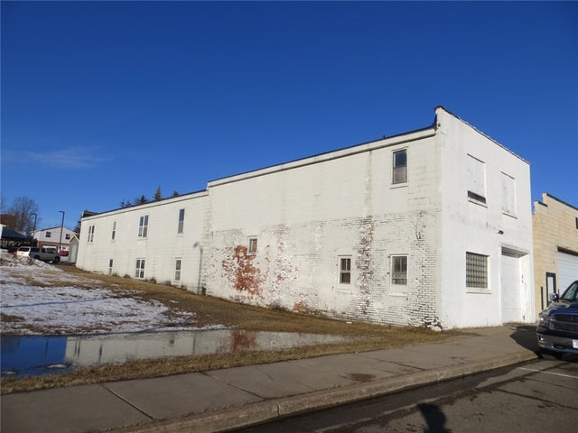 101 E 1st Avenue, Stanley