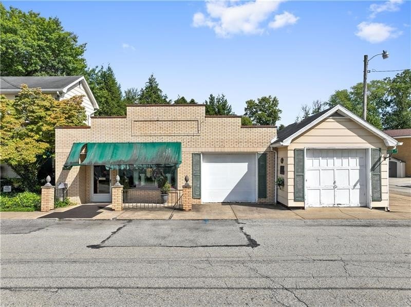 305-307 Sixth Street, West Newton