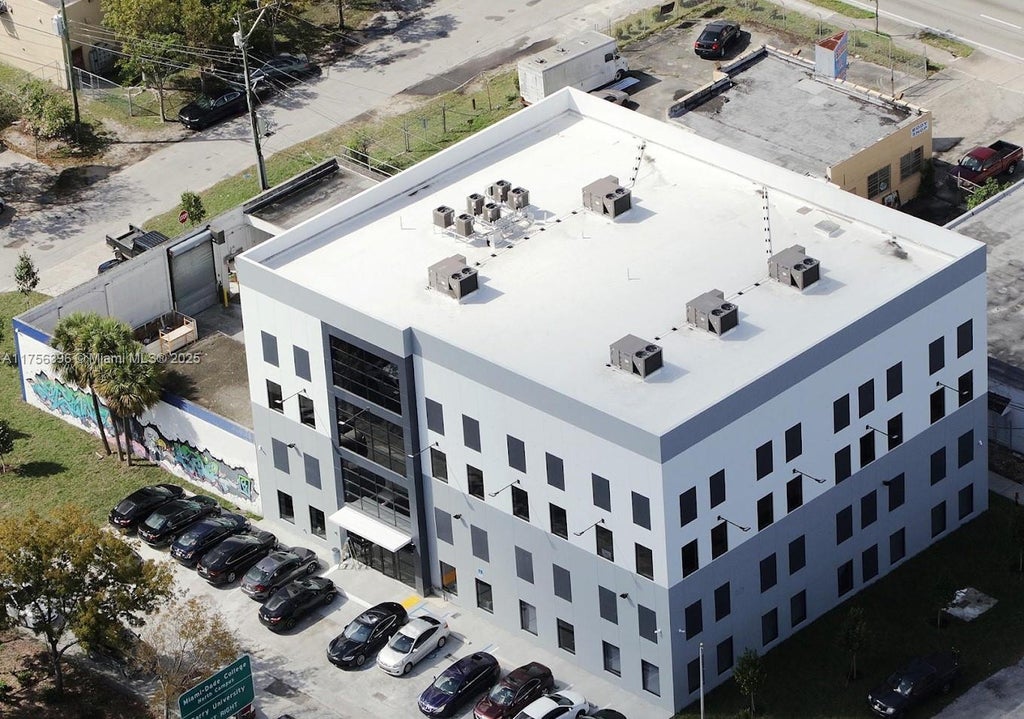 10750 Nw 6th Ct, Miami
