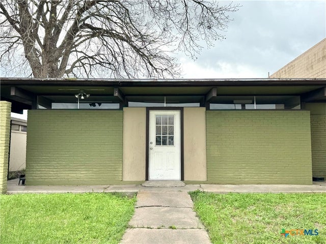 611 N Esplanade Street, Cuero