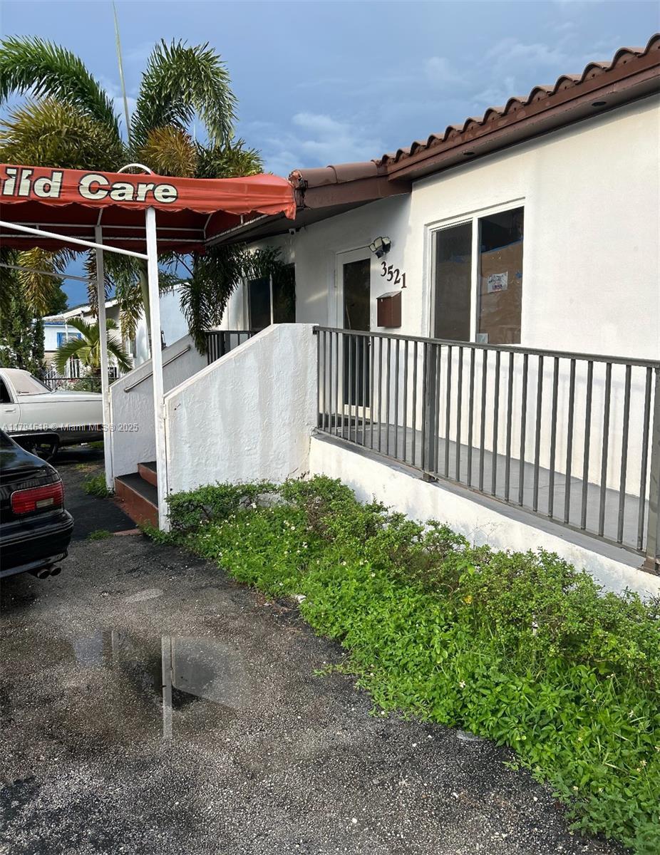 3521 E 4th Ave, Hialeah