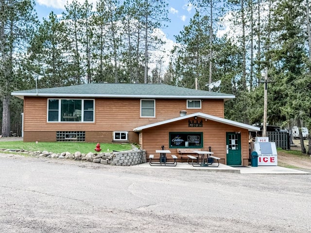 13889 S County Road Y, Gordon