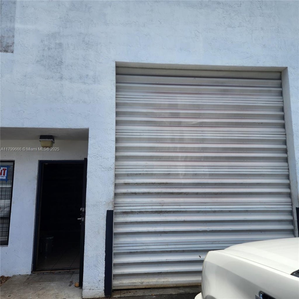 12540 Sw 130th St 27, Miami