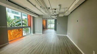Photo of Listing #A11800061