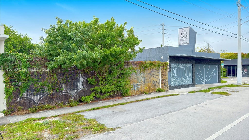 4220 Nw 2nd Ave, Miami