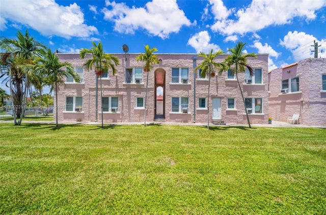 5 of 32 - 1621 Van Buren St 1-11, Hollywood, FL