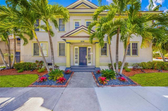 1 of 28 - 206 S 15th Ave 1-6, Hollywood, FL