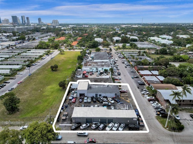 3 of 20 - 844 Nw 10th Ter, Fort Lauderdale, FL