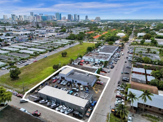 4 of 20 - 844 Nw 10th Ter, Fort Lauderdale, FL