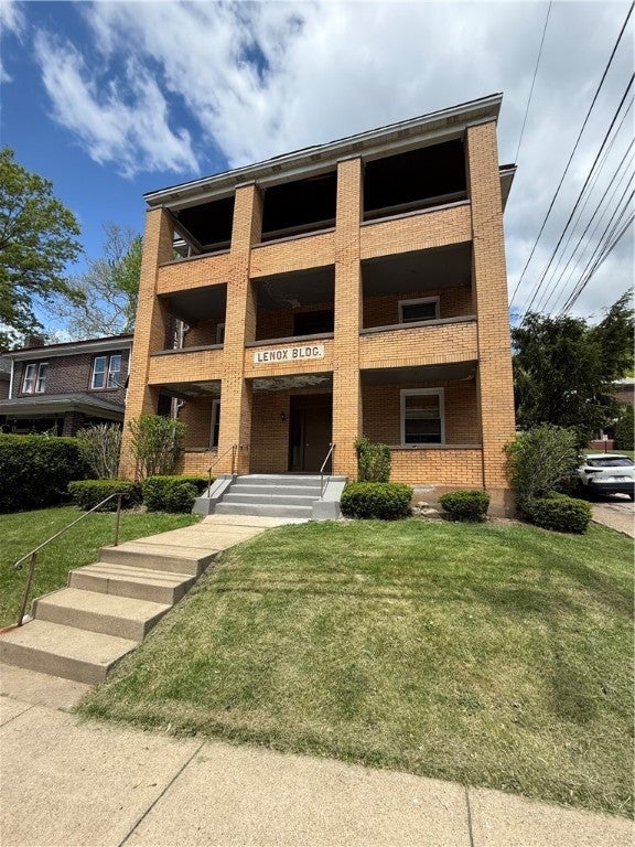 415 Lenox Avenue, Forest Hills Boro