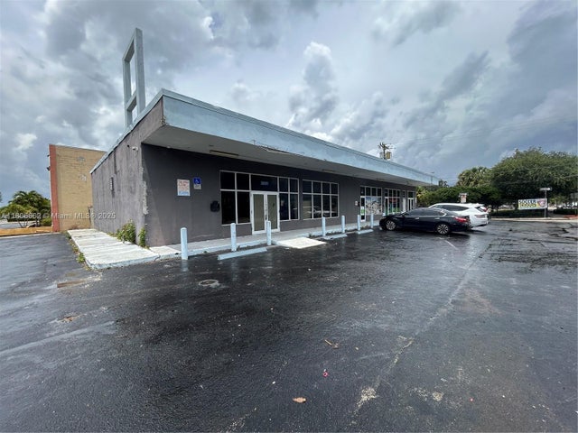 3 of 4 - 2300 N 23rd Ave 4, Hollywood, FL