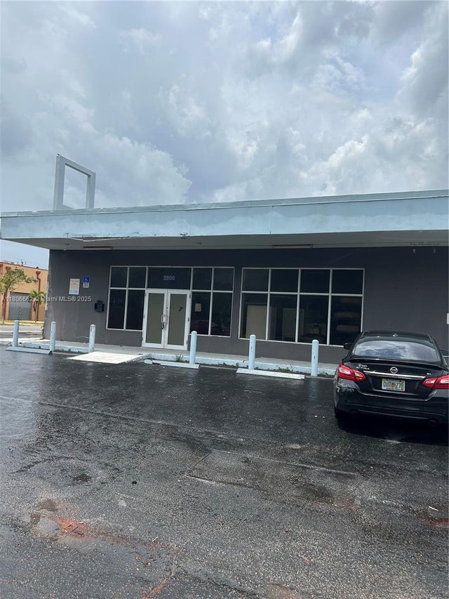 4 of 4 - 2300 N 23rd Ave 4, Hollywood, FL