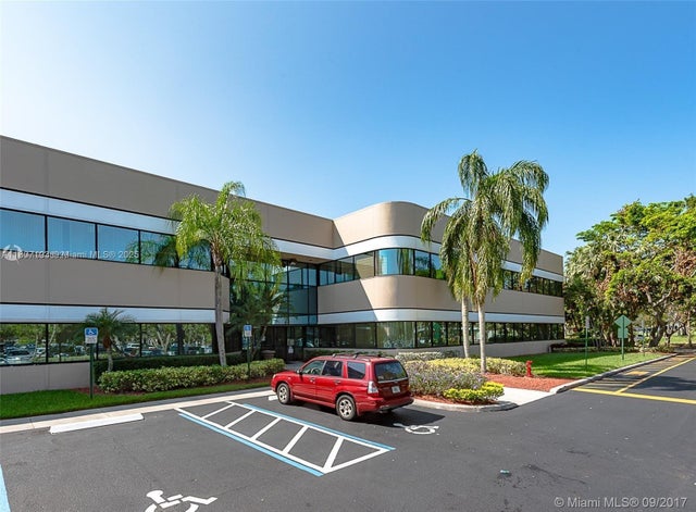 4 of 27 - 440 Sawgrass Corporate Pkwy 100, Sunrise, FL
