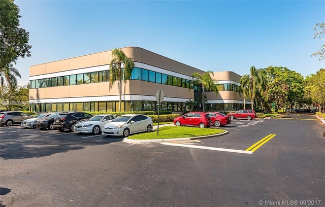 5 of 27 - 440 Sawgrass Corporate Pkwy 100, Sunrise, FL