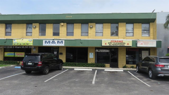 2 of 7 - 2001 N Dixie Hwy, Pompano Beach, FL