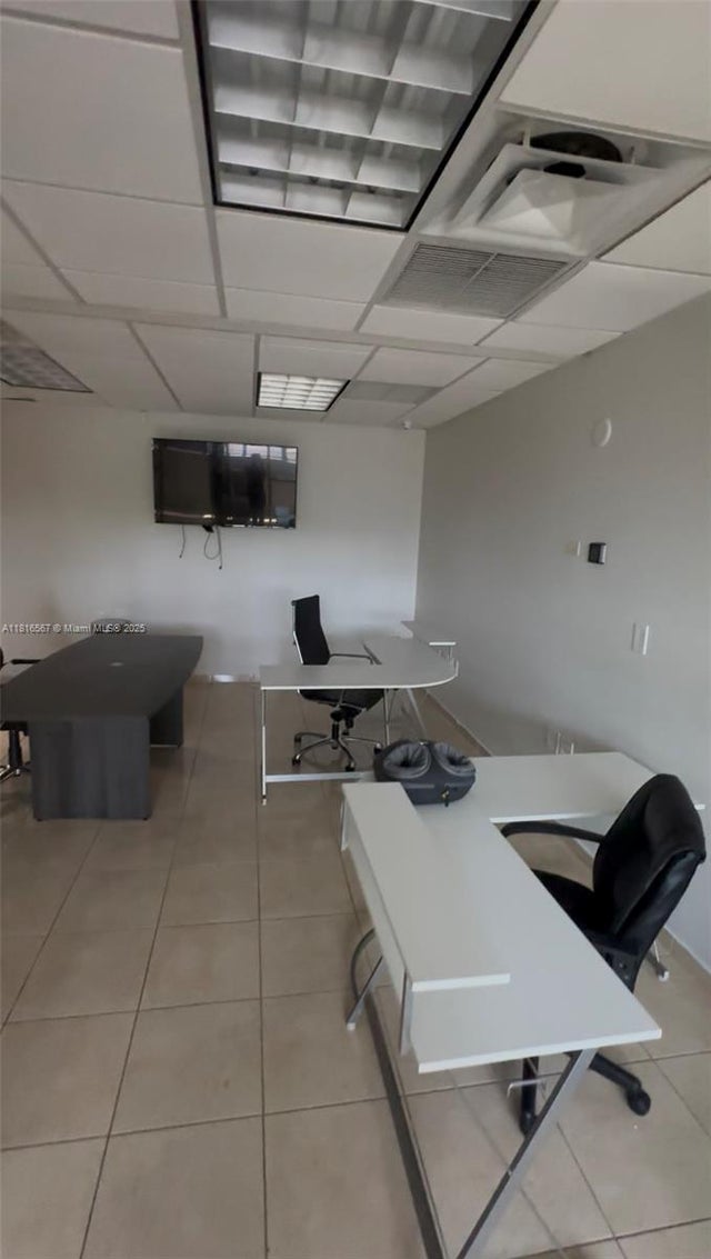 3 of 4 - 814 Ponce De Leon Blvd 219, Coral Gables, FL