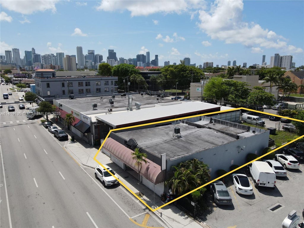 1328 W Flagler St, Miami