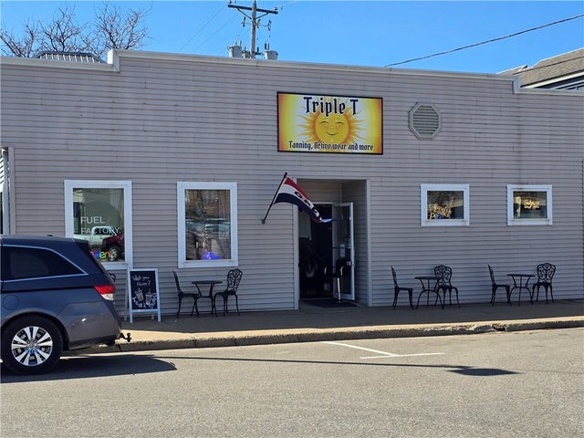 129 E Hudson Street, Mondovi