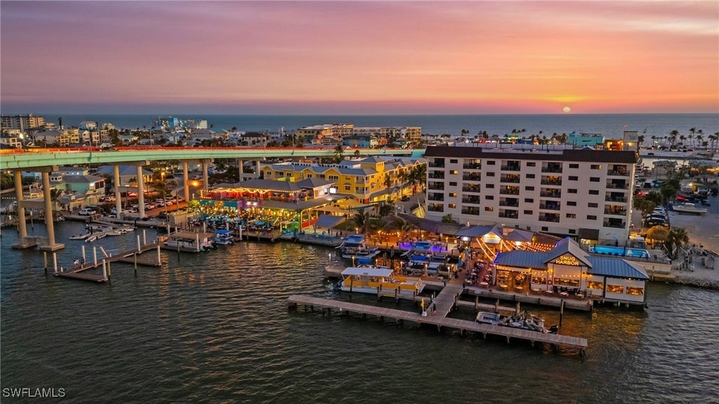 1131 1st St, Fort Myers Beach