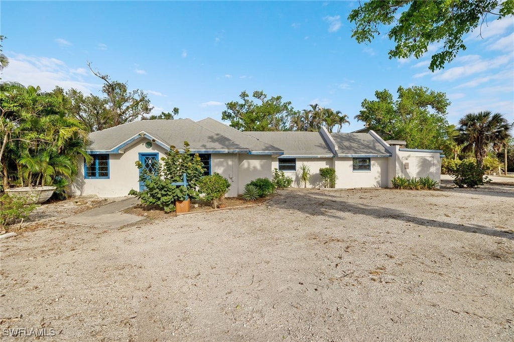 1544 Periwinkle Way, SANIBEL