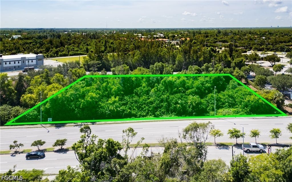 15100 & 15200 Elderberry Ln, Fort Myers