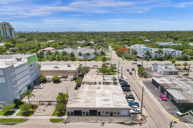 4 of 20 - 828 Nw 1st St, Fort Lauderdale, FL