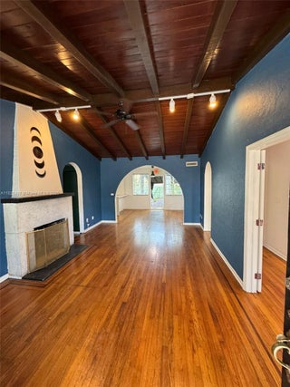 Photo of Listing #A11825497