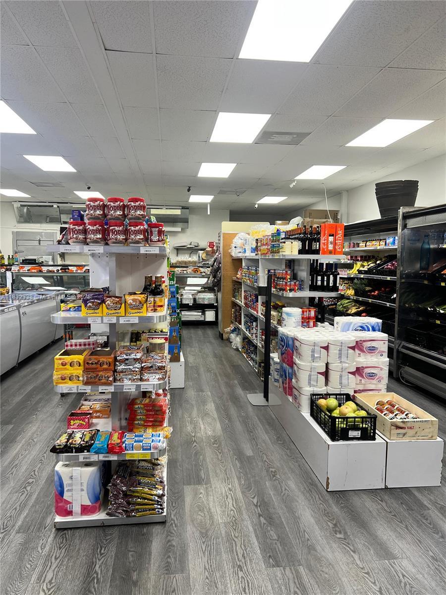 Confidential W 76th St, Hialeah