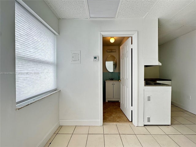 3 of 13 - 3104 Ne 9th St, Fort Lauderdale, FL