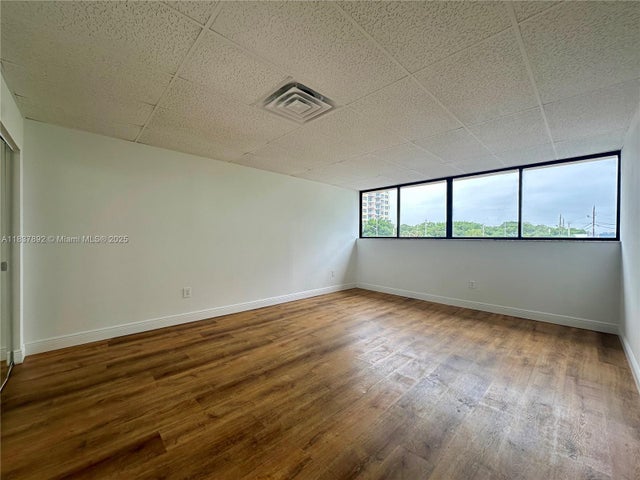 4 of 13 - 3104 Ne 9th St, Fort Lauderdale, FL