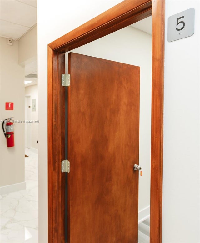 5 of 13 - 1911 Harrison St 5, Hollywood, FL