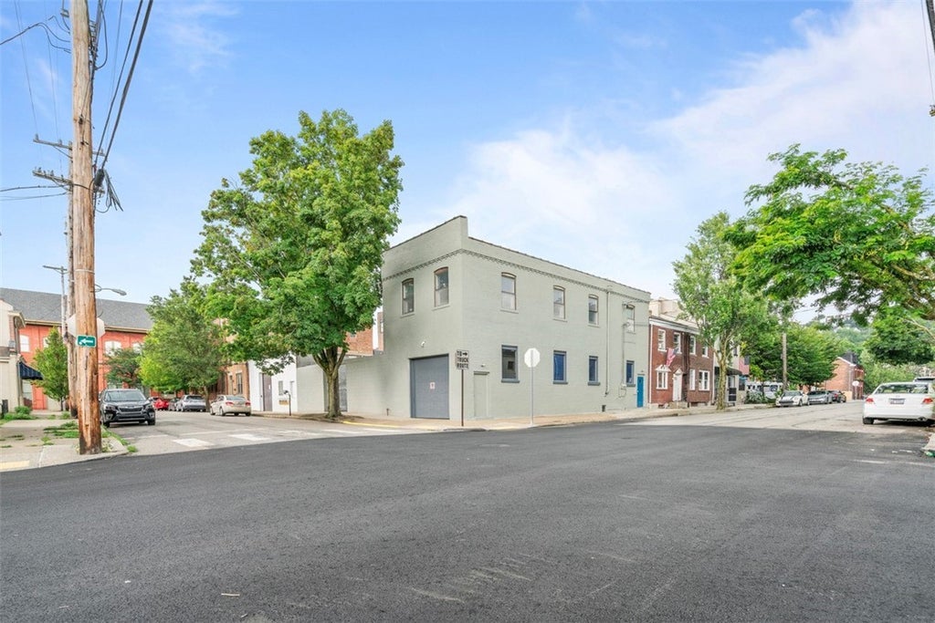 1100 Bingham, South Side