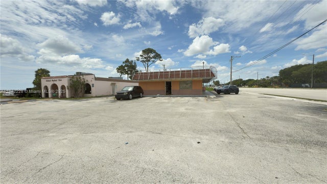 1 of 7 - 616 N Military Trl 1, West Palm Beach, FL