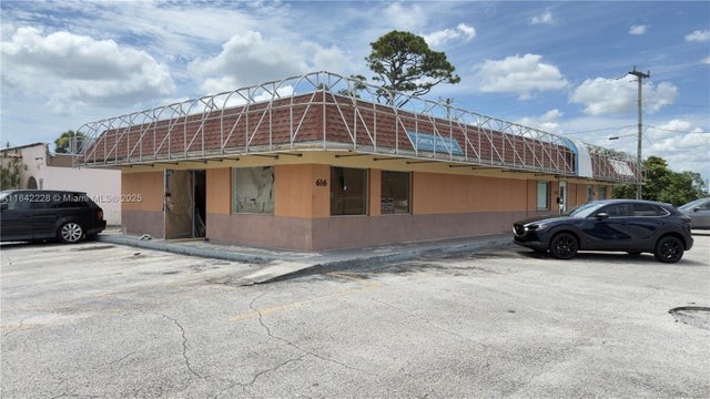 3 of 7 - 616 N Military Trl 1, West Palm Beach, FL