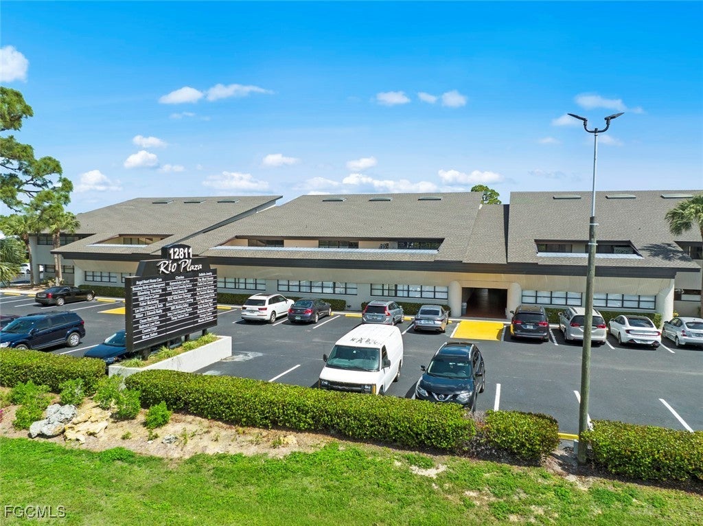 12811 Kenwood Ln 104, Fort Myers