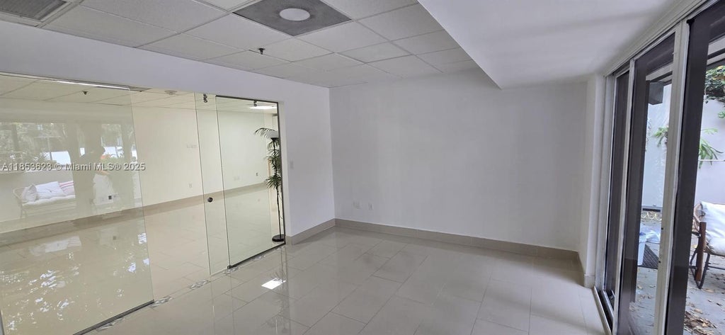 520 Brickell Key Dr O205, Miami