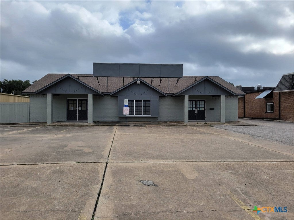 6508 N Navarro Street, Victoria