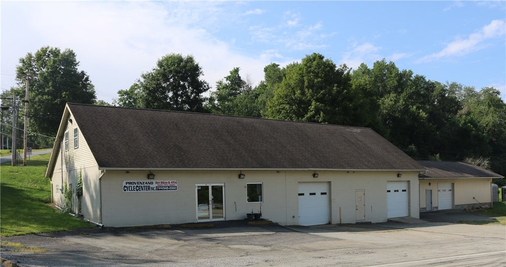 637 Highland Ridge Road, Claysville